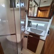 rhea_marine_trawler_34_salle_de_bain.jpg